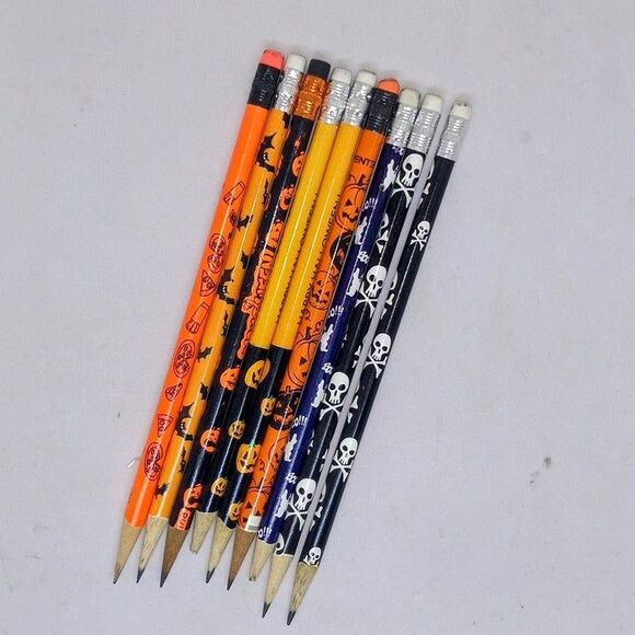 Vintage Halloween Themed Pencils-Sharpened-Used-Jack O Latern-Bats-Ghosts-Skulls - Picture 1 of 6